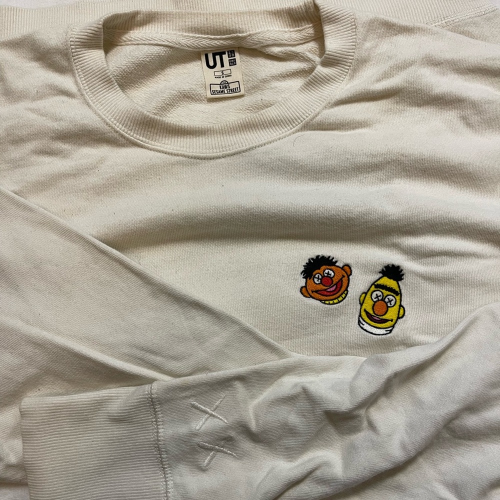 Uniqlo x KAWS sweatshirt